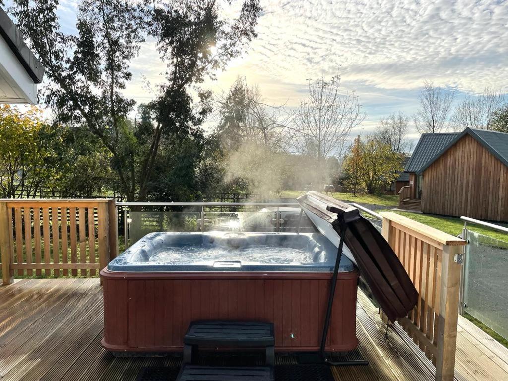 Sparrowhawk Cottage With Hot Tub Newton Stewart Luaran gambar
