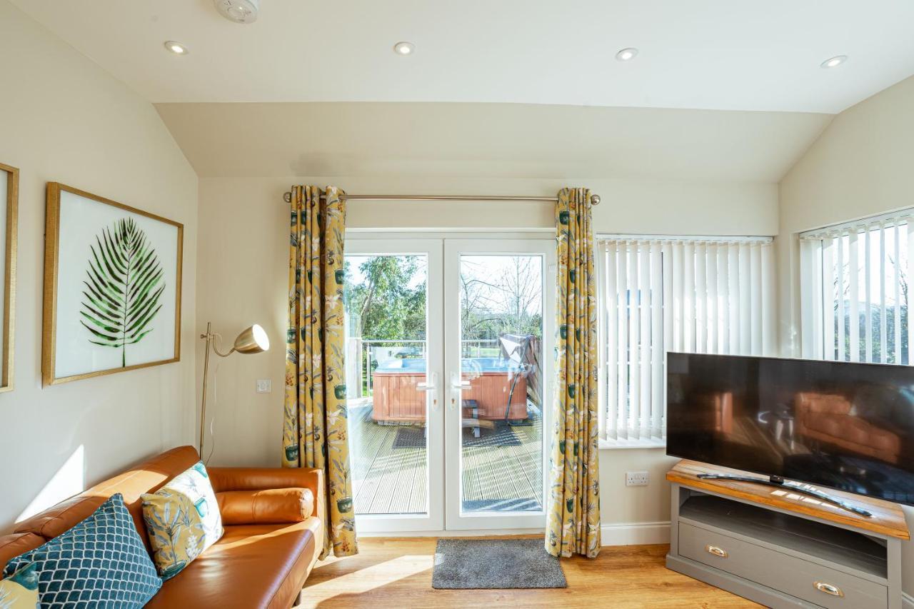 Sparrowhawk Cottage With Hot Tub Newton Stewart Luaran gambar