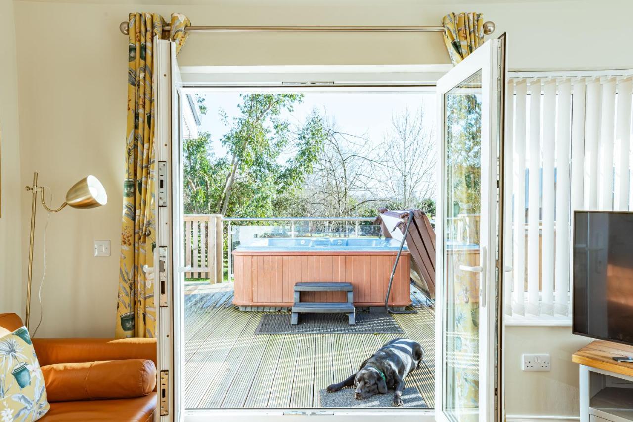 Sparrowhawk Cottage With Hot Tub Newton Stewart Luaran gambar